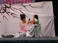 2010年12月—外语系员工参加戏剧表演